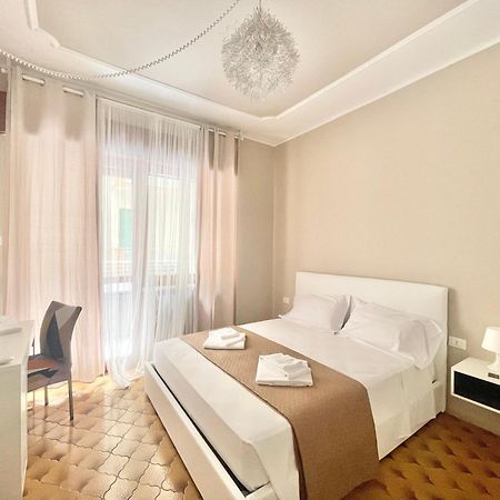 Regina Elena Apartments Pescara Buitenkant foto