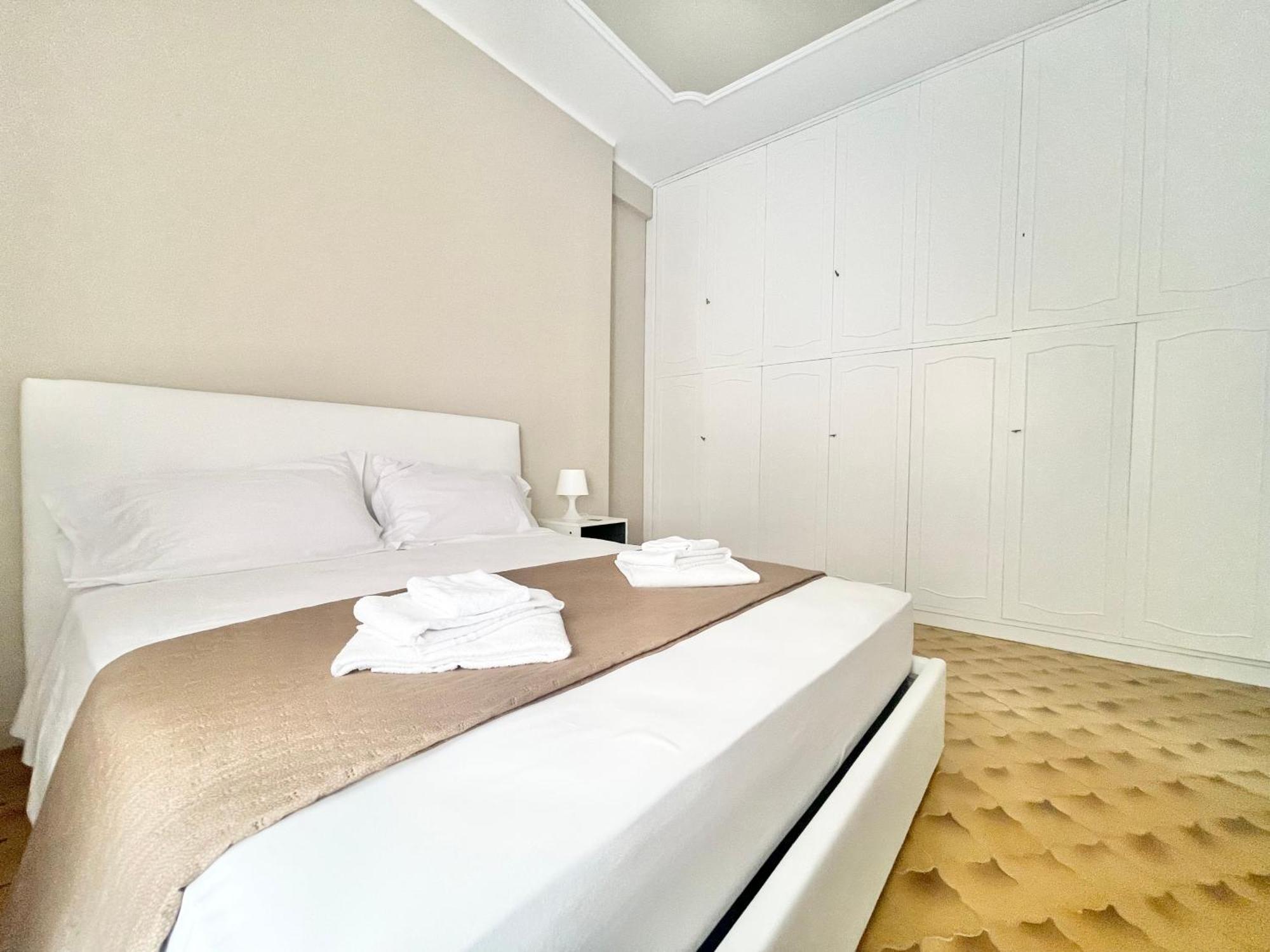 Regina Elena Apartments Pescara Buitenkant foto